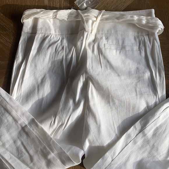 White Cropped Linen Pants - Picture 3 of 4